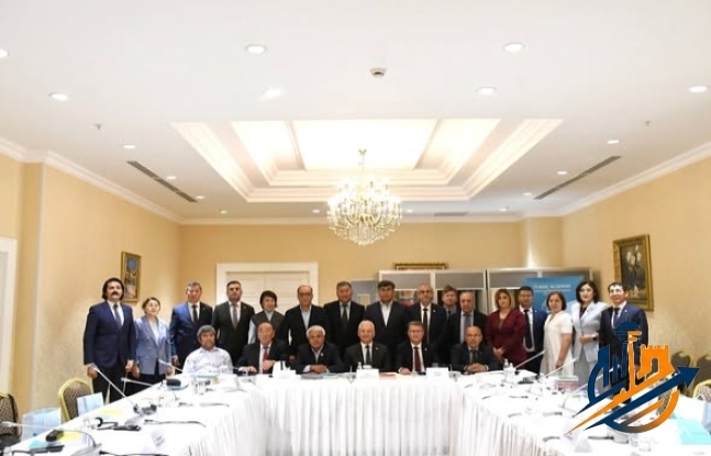 TÜRK DÜNYASI ORTAK ALFABE YOLCULUĞUNDA TARİHİ ADIM: KAZAK VE KIRGIZ TÜRKÇELERİ İÇİN ÖNERİLER KABUL EDİLDİ
