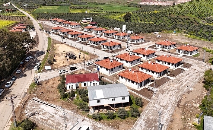 Hatay’da Yeni Bir Başlangıç: Kırıkhan’da 28 Köy Evi Hak Sahiplerine Teslim Edildi!